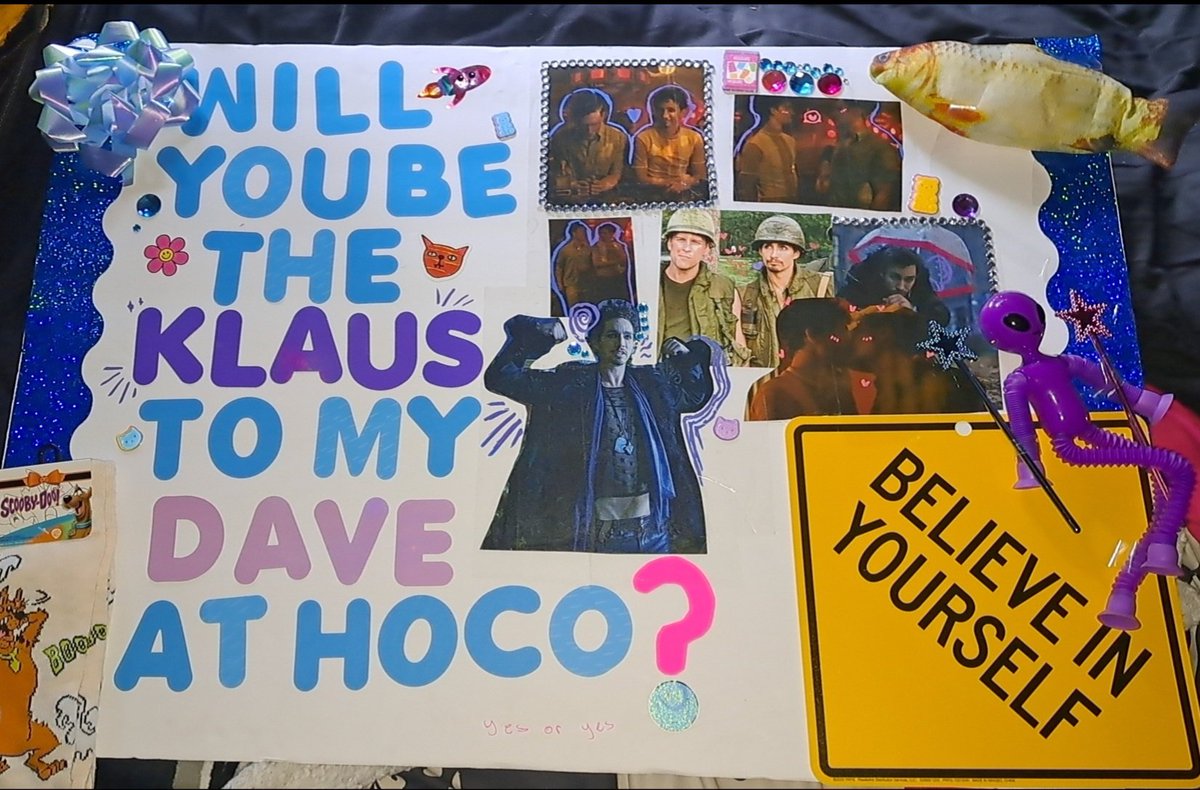 Vesper4Seance's tweet photo. When the hyperfixation is so bad your bf proposes to you for homecoming with a poster like this ON THE HARGREEVES'S BIRTHDAY (I love him so much wtf what did I do to deserve him) #tuatwt #klaushargreeves #klave https://t.co/HUogejDuBQ