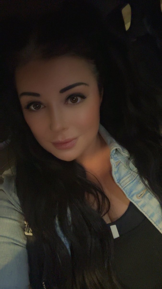 thatoneg3rl's tweet image. Off to meet the girls 
#postwork #drinks