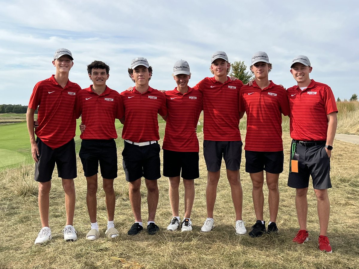 Congrats to the boys team for finishing 3rd as a team and advancing to the Sectional golf tournament! Proud of them for battling all the way to the end! 

Lee Bolliger - 74 
Carson Price - 78

#SurviveandAdvance
#FAMILY