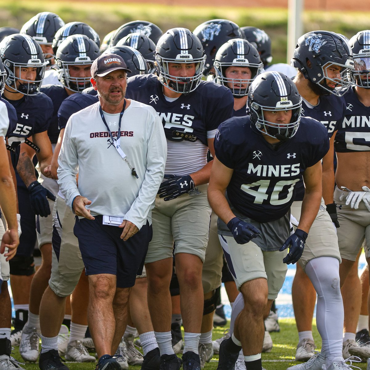 MinesFootball's tweet image. Wednesday at the office

#HelluvaEngineer⚒