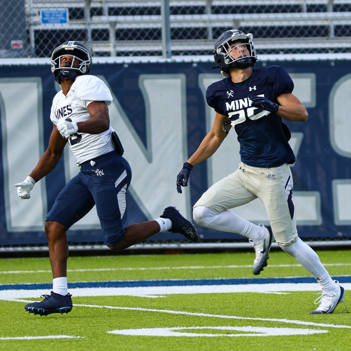 MinesFootball's tweet image. Wednesday at the office

#HelluvaEngineer⚒