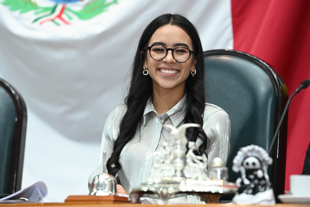 La Dip. <a href="/alexiaadavilaa/">Alexia Dávila</a> y el Dip. <a href="/PabloDeCevallos/">Pablo Fernandez De Cevallos</a>, integrante y Coord. del GP del #PAN, proponen punto de acuerdo por el que se crea e integra la Comisión Especial de Innovación, Gobierno Digital e Inteligencia Artificial.