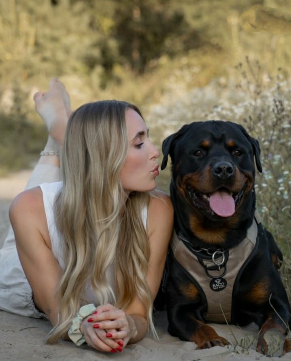 emilyfetis220's tweet photo. Just me, my fur, and thoughts that are far too hot to share… yet 😏🔥 https://t.co/cBBePqvQU6