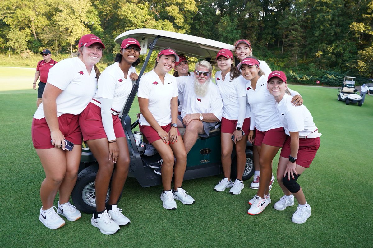 RazorbackWGolf's tweet image. A bunch of champs 📸