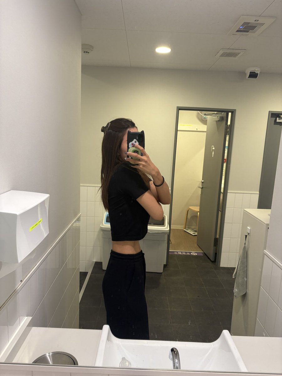 imo_y_fit's tweet photo. 気付いたら10月なってたけどみんな息してる？？？？？？ https://t.co/os8gxkLEv4