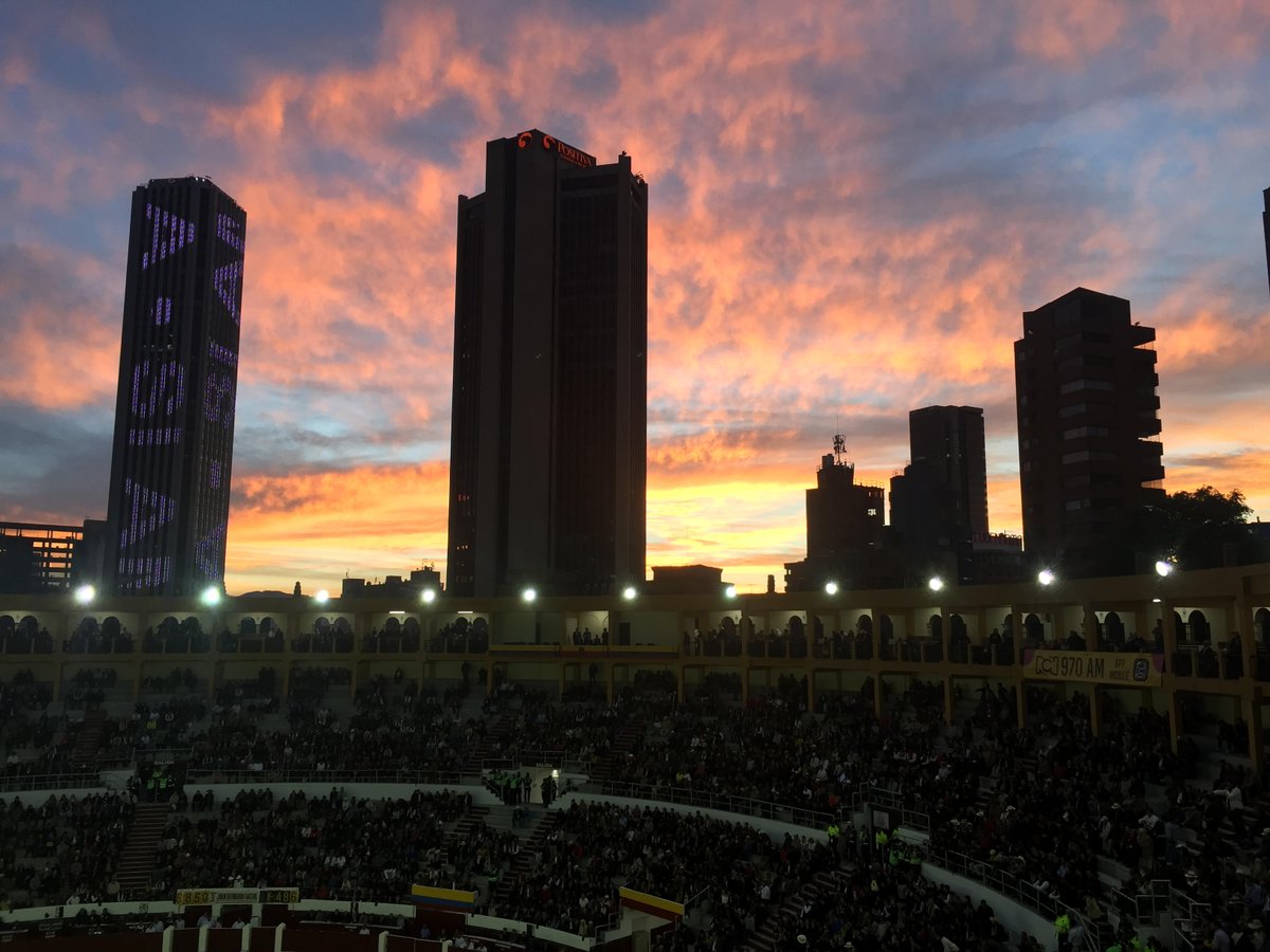 "El diálogo constitucional, la justicia dialógica acá es cuento. La Corte (<a href="/CConstitucional/">Corte Constitucional</a>) profundizó el déficit democrático": <a href="/Santiagogarcia/">Santiago García Jaramillo</a>