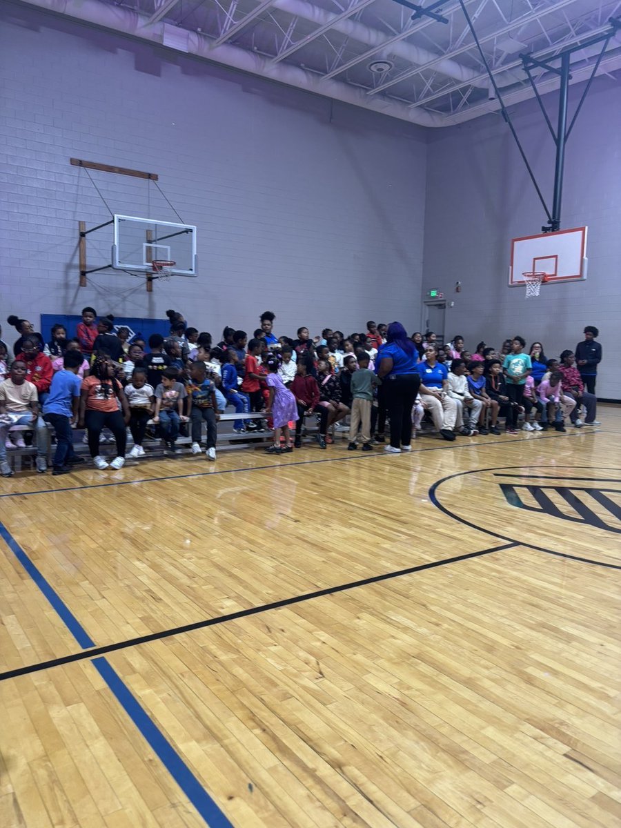 Isaiahbarnes_'s tweet photo. Dear Hammond Boys &amp; Girls Club,
Thank you for letting me and my teammates come out to mentor the kids. We had a great time and look forward to coming back! https://t.co/G7odGqk0DI