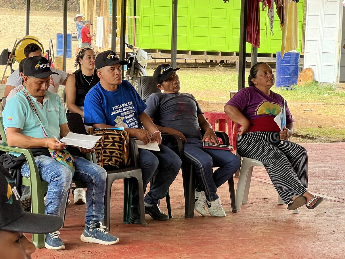 ✊🏼📚 #EscuelaPupsoc "Tejiendo nuestras luchas, intercambiando voces de resistencia". El despojo violento a los pueblos del mundo y sus territorios ha marcado el desarrollo capitalista, ante ello, como respuesta comunitaria nos juntamos y gestamos la defensa de la vida. #PUPSOC