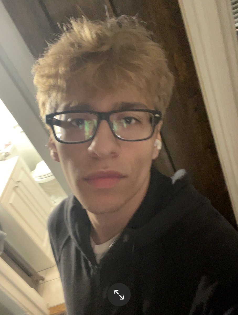 𝐯𝐞𝐥𝐯𝐞𝐭 tweet media