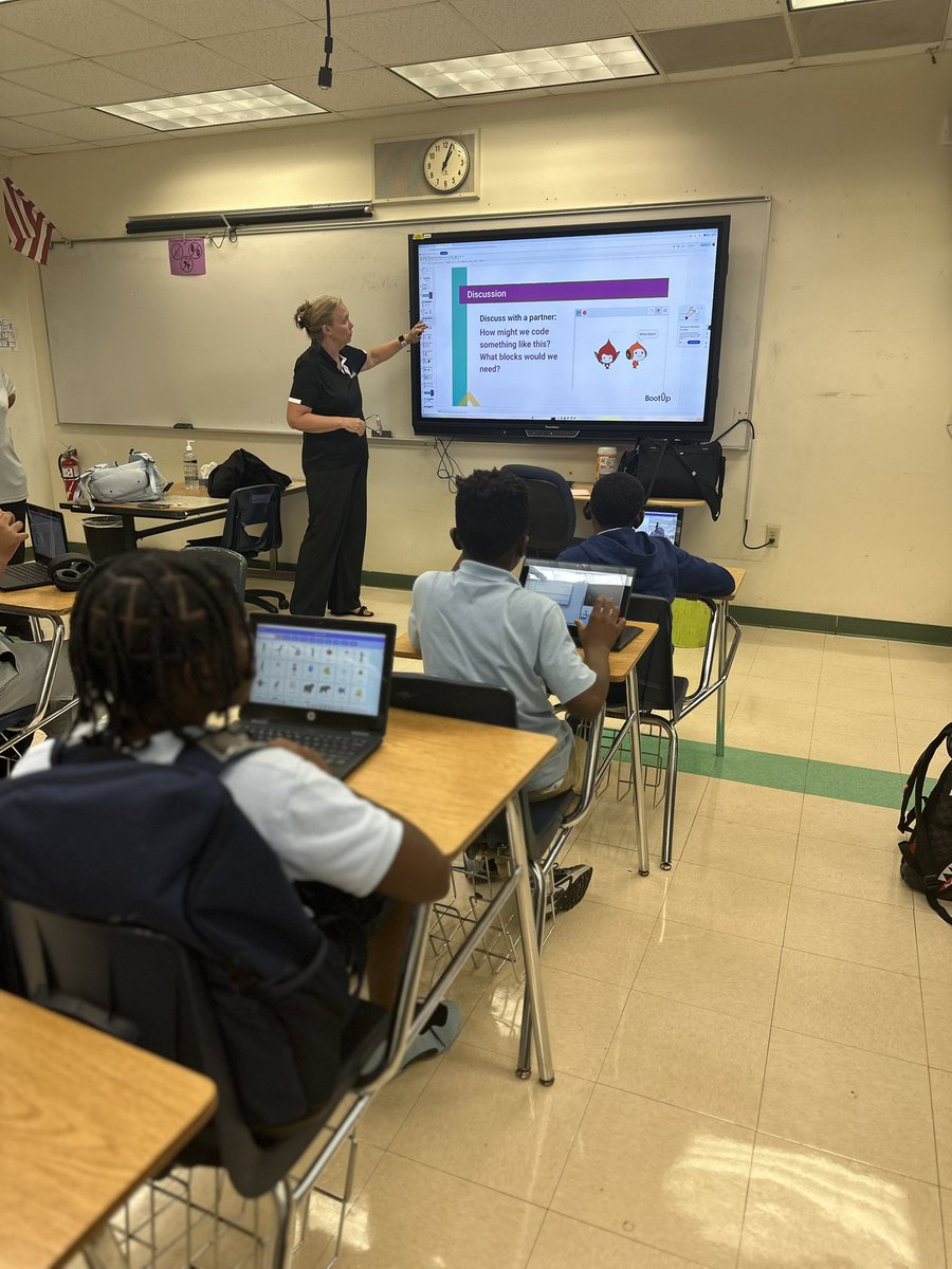 MDCPSRobotics's tweet image. Fifth grade @LCK8Dolphins students  showing off their programming skills using @scratch under the guidance of @DianeGielas32 in partnership with @BootUpPD . @MDCPSSTEAM @STEAMDesignated #YourBestChoiceMDCPS