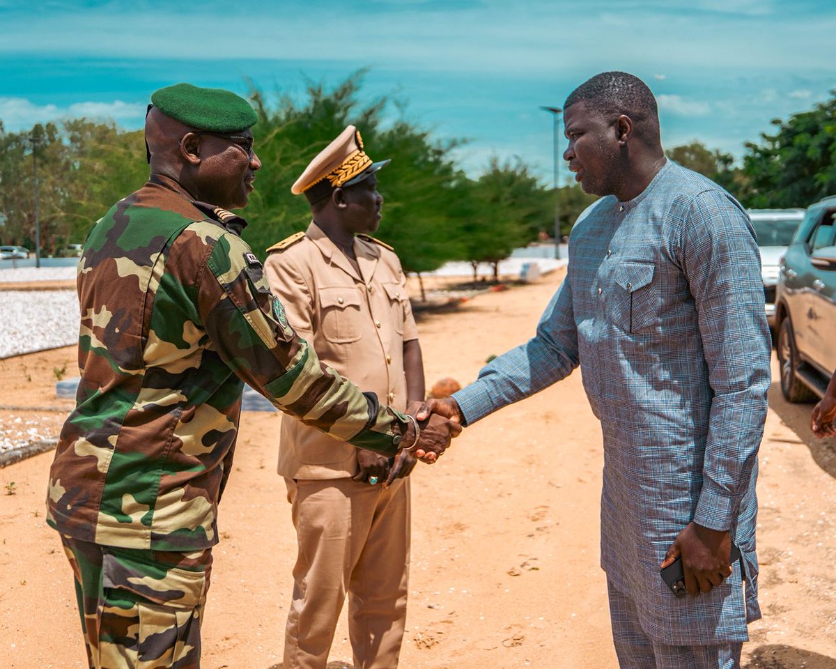 MinCult_Tourism's tweet photo. 1/4 #Pôle_Sud #Casamance: Le Ministre de la Culture, de l’Artisanat et du Tourisme, M. #AmadouBA et sa délégation dont le Secrétaire d’État à la #Culture, M. #Bacary_Sarr, le Gouverneur &amp; autres autorités locales ont rendu visite aux Rois de #Calobone &amp; de #Mlomp
@MinCult_Tourism https://t.co/id9FRDgRtt
