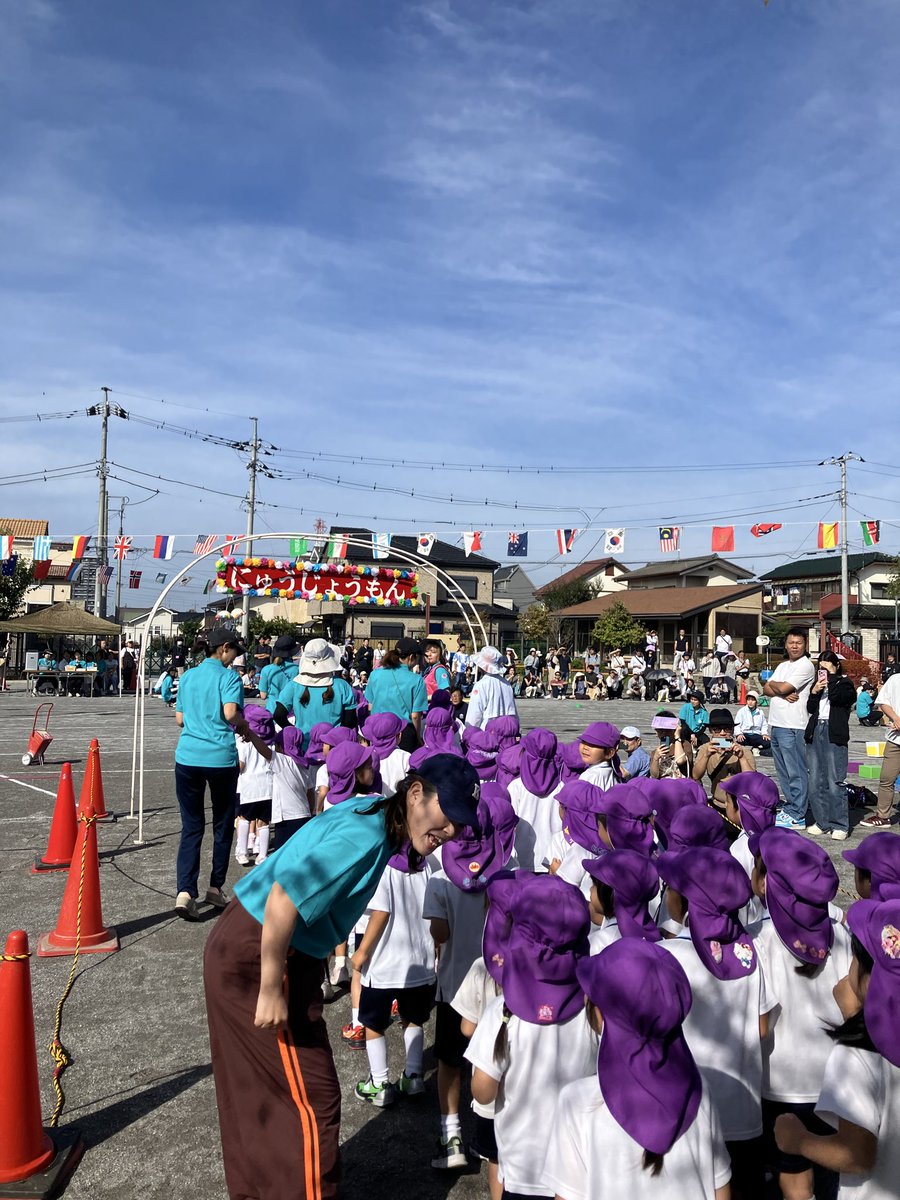 ishiyou's tweet photo. 年中学年の個人競技は、障害物競走です。器械体操（前転）、五色の識別など、５歳児のカリキュラムを取り入れています。　#運動会 #こども園 #年中学年 https://t.co/co3kUZDatg