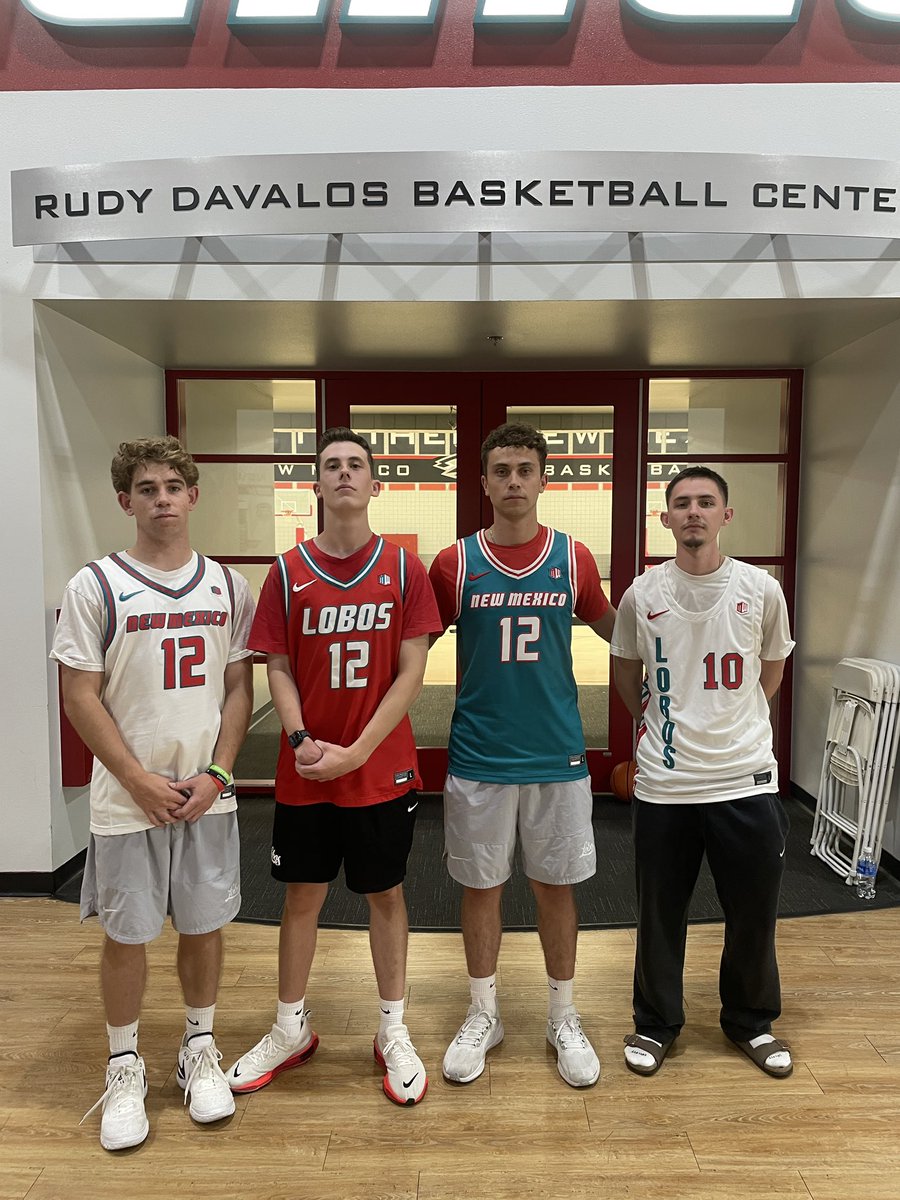 UNMMBBManagers's tweet image. We are bringing home the chip this year!!
@ManagerGames_ 
#GoLobos