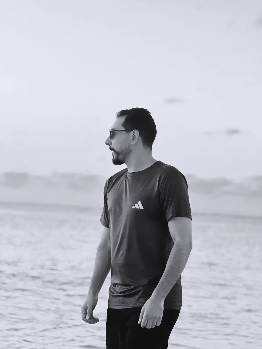 MXplainer's tweet photo. 🌊☀️🏖️🕶️✈️📸

#SummerVibes #OceanView #SeaEscape #BeachMood #SummerDreaming #TropicalVibes #SeasideMagic #VacationGoals #OceanLovers #SandyToes #TravelInspo #SummerGlow #BeachParadise #SeaLovers
#egypt #TravelVibes https://t.co/ynC6wJPnDc
