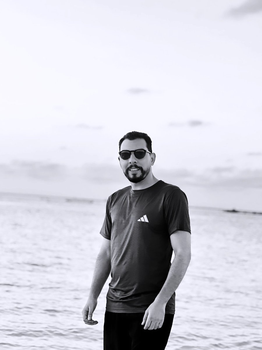 MXplainer's tweet photo. 🌊☀️🏖️🕶️✈️📸

#SummerVibes #OceanView #SeaEscape #BeachMood #SummerDreaming #TropicalVibes #SeasideMagic #VacationGoals #OceanLovers #SandyToes #TravelInspo #SummerGlow #BeachParadise #SeaLovers
#egypt #TravelVibes https://t.co/ynC6wJPnDc