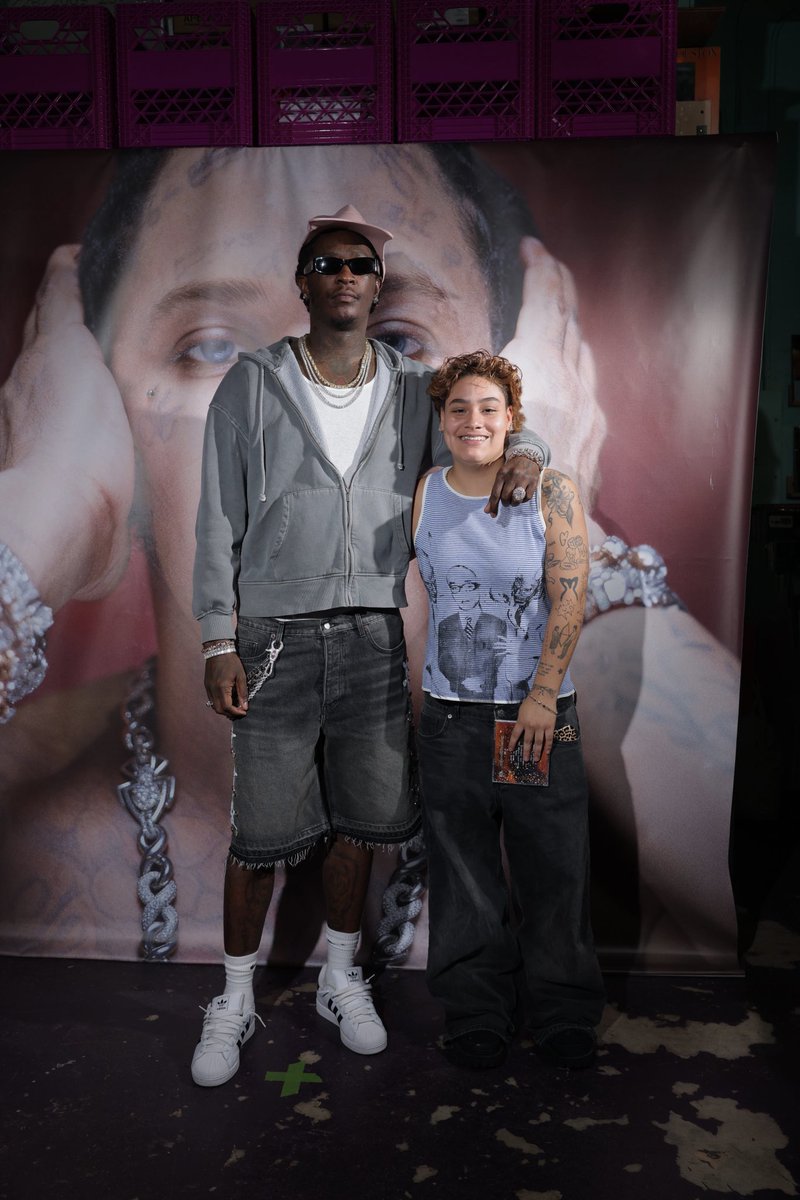 mariannerojo's tweet image. me n thug the same fr we bof just lost our ladies so we had to catch up #whatfriendsarefor