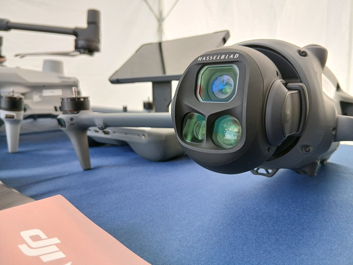 Geometrix_Ent's tweet image. おはようございます☀️
本日も、新潟市産業振興センターにてけんせつフェア北陸2025in新潟が開催中です！Q-79ブースにてドローン、測量機器の最新機種を展示してます！
機体の御相談も受け付けておりますので
ぜひお越しください✨✨
#新潟県 
#けんせつフェア
#drone
#ドローン
#Topcon
#CHCNAV
#RIEGL