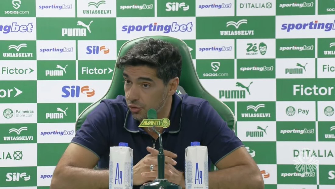 Abel Ferreira, sobre Andreas como 8:

- Quando contratamos o Andreas, a ideia era um jogador para a posição de 8. Já disse mais de uma vez que gosto de ter um elenco curto e apoiado por jogadores da base. Posição que ele domina, gosta de jogar, sempre se mostrou disponível para