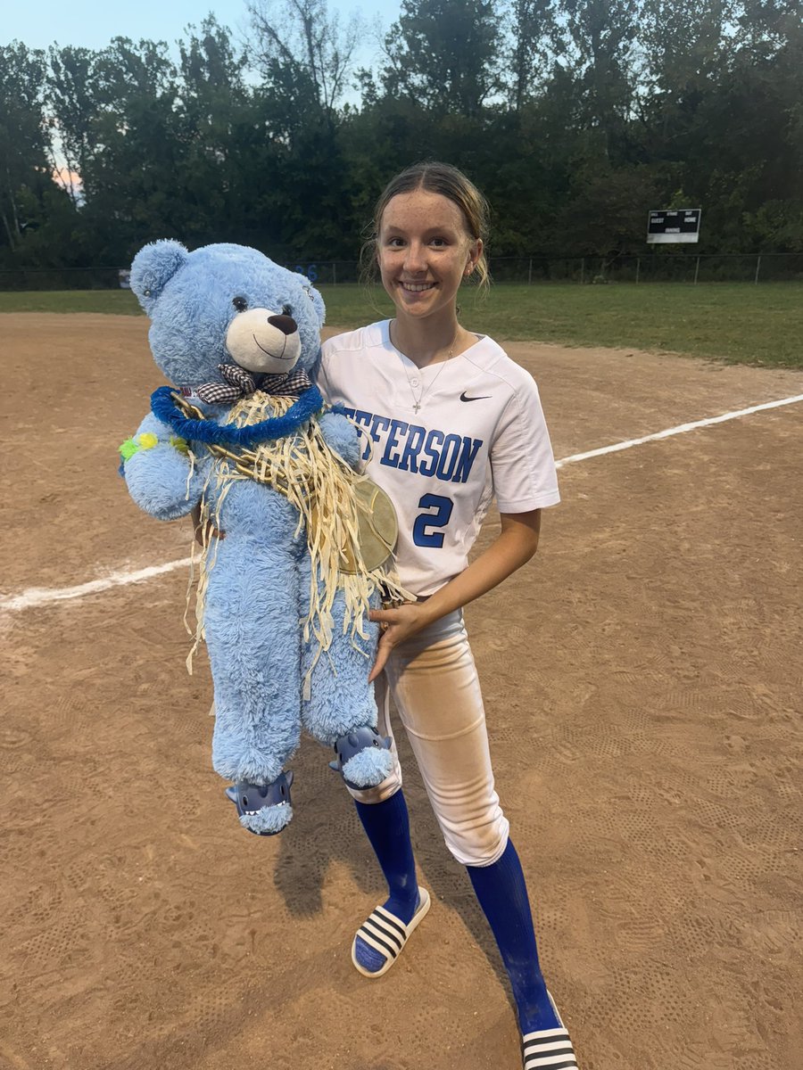 Took the loss vs Saxony- had some good moments and played with them however some defensive errors cost us. Senior #26 Annabelle Richardson pitched a good game only giving up two earned runs. Sophomore #2 Fiona Sandbothe had herself a day at the plate going 3-4 with 4 stolen bases