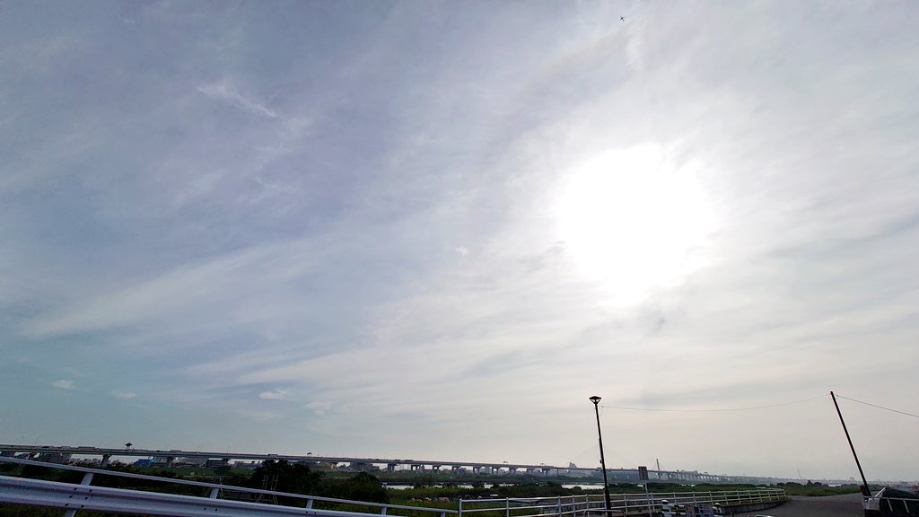 _dee_hii's tweet image. おはようございます☀

天気がよいので自転車でチリリンと
所得税と住民税を納めてきます

弊社はまだまだアナログです🤣

全部PCでできちゃうとそりゃ楽だけど
お散歩ついでにちょうどいい

まぁ会社の規模によるよね

てきとーにおだやかに😉

#みんなの風景写真 #空がある風景  #you39RT  #イマソラ