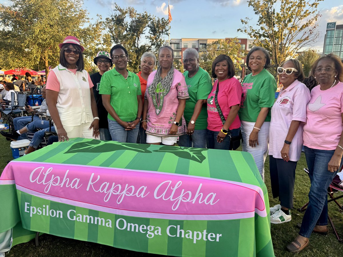 AKAEGOChapter's tweet photo. On Sun, Sept 28, 2025, EGO’s Reactivation Committee joined forces with GenerationNext &amp; the Retiree Squad at Jazz in the Park 🎷💚 for the 3rd year in a row! Together, we welcomed &amp; celebrated our missing pearls with love, laughter, &amp; sisterhood! 💕 #AKAEGO #EachOneReachOne https://t.co/sYR994hwvp