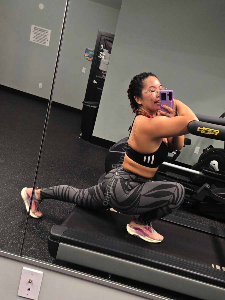 tipsyeee's tweet image. Pre-run stretch?