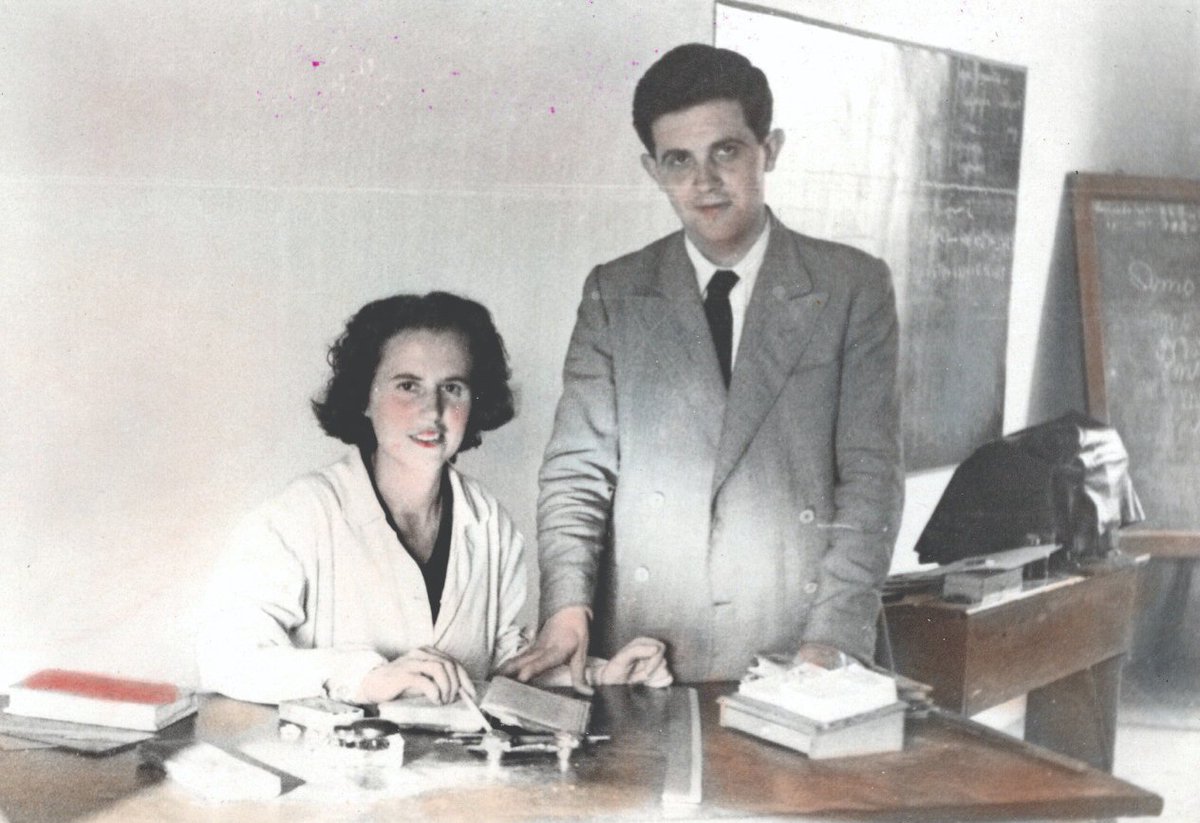 ❓Sabies que... La història de la nostra Escola comença l’any 1949 com a Acadèmia Montserrat per a nenes?  La va fundar M. Àngels Vidal, una dona de caràcter i valenta. 
 
🫶 Quant camí hem fet des d'aleshores! 75 anys d'història i d'històries 🫶

#75anysEscolaMontserrat #FP