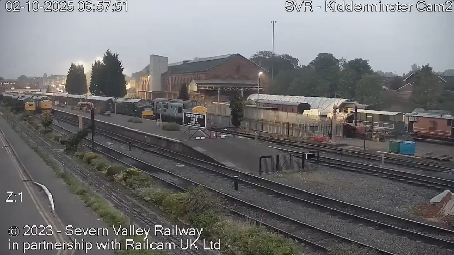 railcamlive's tweet image. ☕️Good morning Railcam fans,

🚜 It's teacakes and tractors here this morning at Social Media HQ as we take a look at the #Class37 lineup at #Kidderminster, ahead to the first day of the @svrofficialsite's '65 Years of Class 37' event.

ℹ️ Information, tickets and timetables at