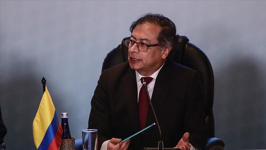 ❝Kolombiya'daki tüm İsrail diplomatik heyeti sınır dışı edilecektir❞

Kolombiya Cumhurbaşkanı Gustavo Petro, İsrail'in Küresel Sumud Filosu'na saldırısına ilişkin açıklama yaptı

— Bu, Netanyahu tarafından işlenen bir başka uluslararası suç anlamına gelir

— İsrail ile serbest