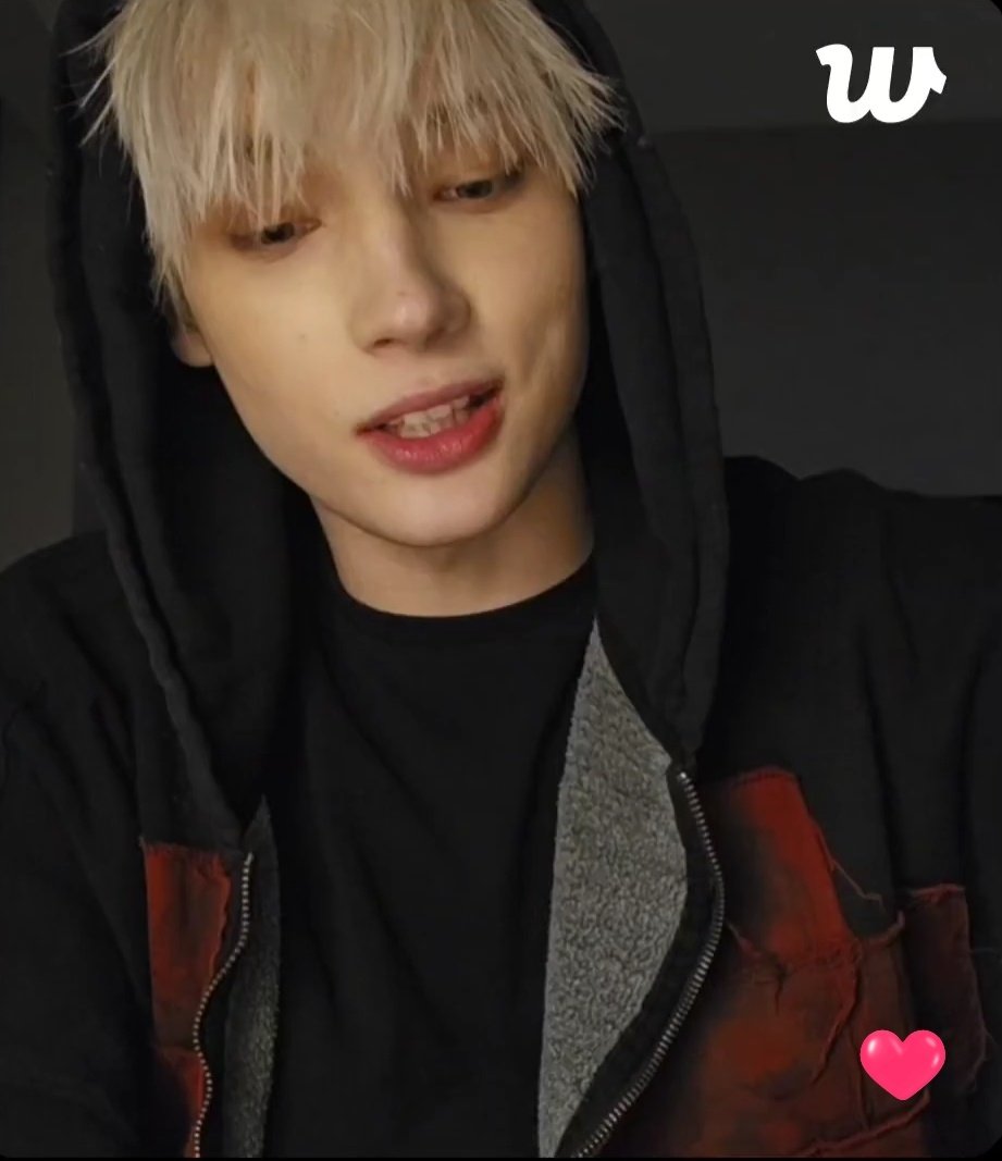forhawonie's tweet photo. boyfriend https://t.co/p7icxYTtGv