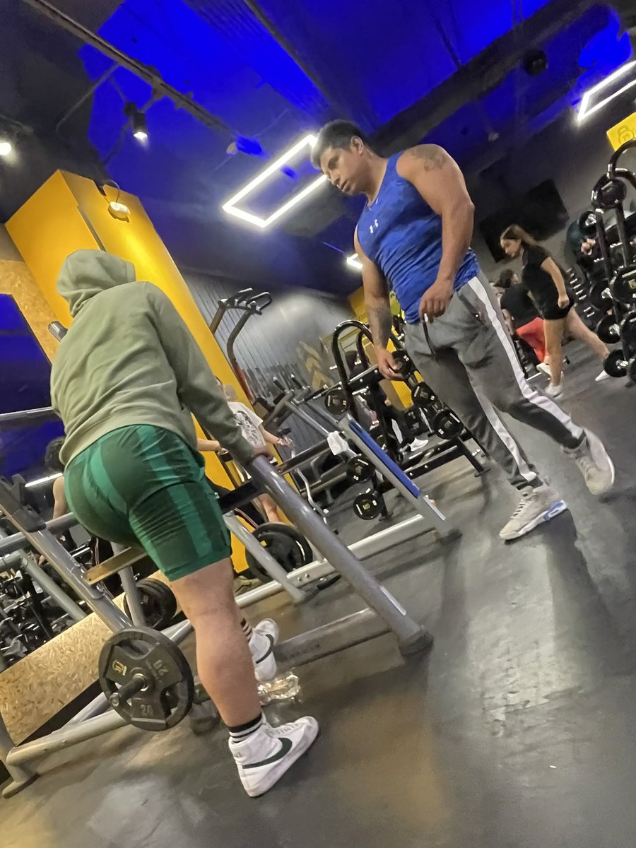 espiacdmx's tweet photo. Rt y te mando video de ellos detonando en las regaderas 🫢 

#EspiaCDMX #SmartFit #Regaderas https://t.co/fOCIaxvDq4