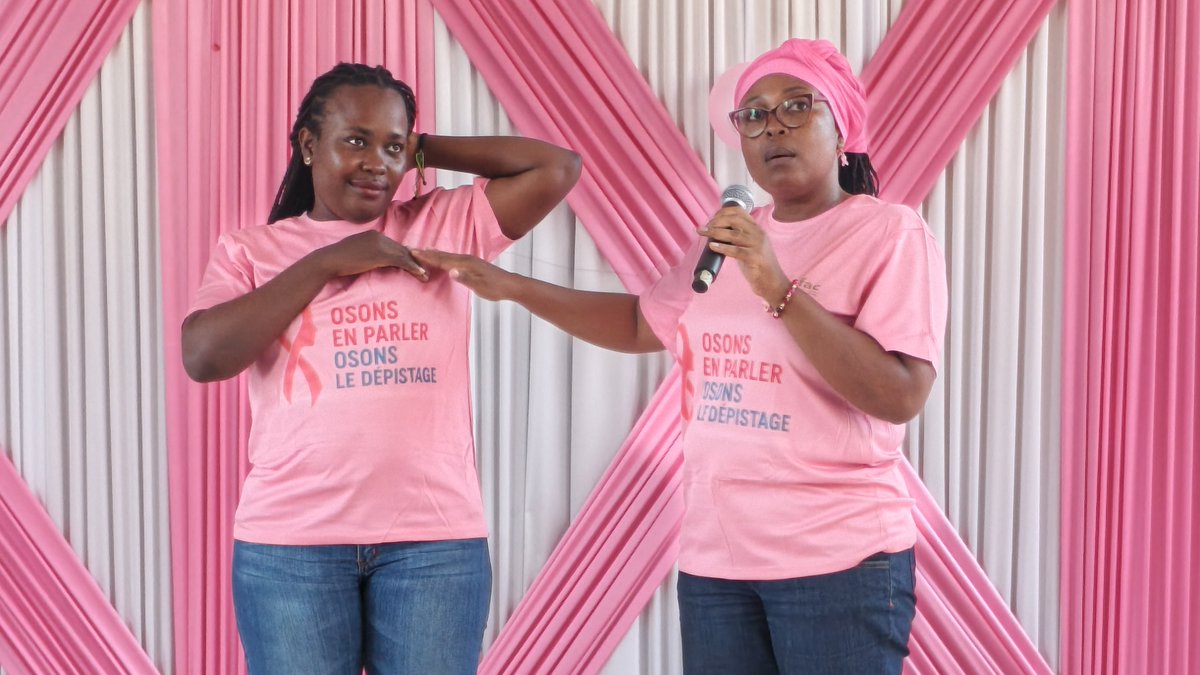 ndambovision's tweet photo. Octobre Rose: ASAFAC s'affirme encore sur le terrain!

L'association des femmes pour la lutte contre les cancers féminins, s'est retrouvée ce mercredi 1er Octobre pour manifester son action connu depuis plusieurs années, au chevet des femmes atteintes de cancers.

@ndambovision https://t.co/jY2PxH6H6J