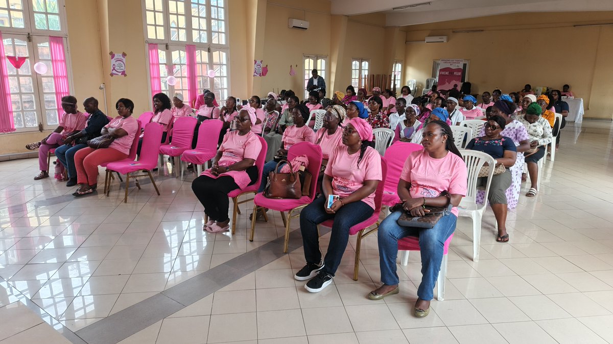 ndambovision's tweet photo. Octobre Rose: ASAFAC s'affirme encore sur le terrain!

L'association des femmes pour la lutte contre les cancers féminins, s'est retrouvée ce mercredi 1er Octobre pour manifester son action connu depuis plusieurs années, au chevet des femmes atteintes de cancers.

@ndambovision https://t.co/jY2PxH6H6J