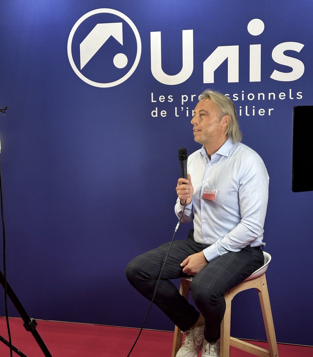 OrangeGrandEst's tweet photo. Hier se tenait le congrès de l’UNIS à destination des professionnels de l’immobilier.

Les équipes Orange présentes pour échanger sur : 

- l’arrêt du cuivre 
- la Fibre dans nos régions
- les solutions innovantes pour accompagner les syndics https://t.co/Pk0tmUI4TI