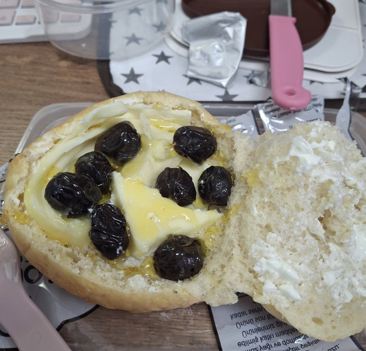 kahvaltiya inmeye üsenince yillardir yaptigim jungkooksal ekmeğimi hazirladim