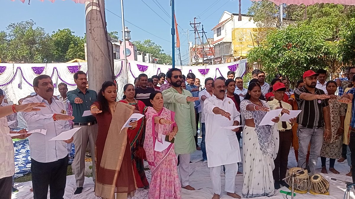 khargone_nagar's tweet photo. नपा द्वारा गांधी जयंती के उपलक्ष्य में स्वच्छता की सेवा पखवाड़े का समापन एवं सम्मान समारोह कार्यक्रम का आयोजन

#SHS2025 #SwachhataHiSeva2025 #Swachhotsav #SwachhSurvekshan2025MadhyaPradesh https://t.co/0JRZgUQC33
