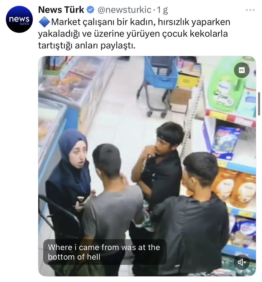 allesbc's tweet photo. Kaynak: Zaytung ? Medyanın dilinin sokak ağzına kaymasını yıllardır seyirci ile interaktif ilerleyen program yapıları nedeniyle görmüştük. Ancak haber kanallarının da aynı sokak ağzına kayması rahatsız etti beni. Kanıksamayız umarım. https://t.co/NNYfq2I6Dq