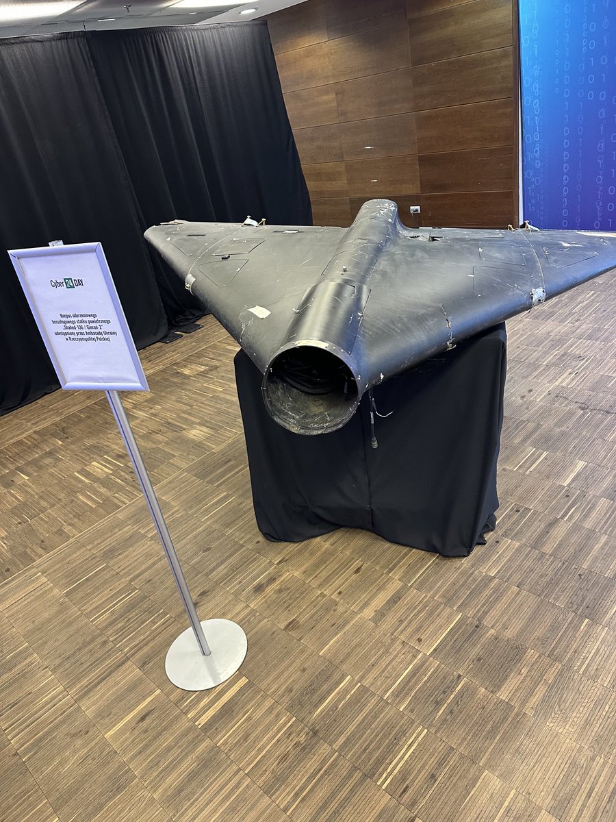 Shahed na Narodowym?
Na szczescie w bezpiecznej formie…
Zdobyczny przez 🇺🇦 Siły Zbrojne;)
#CyberDay24 jest o bezpieczeństwie👉🏻
#Shahed #Gierań2