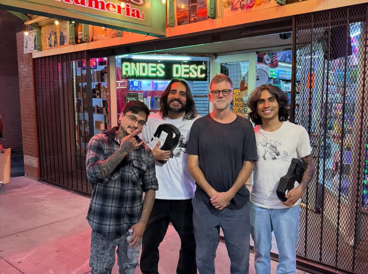 skywalkerlikeme's tweet photo. PTA is so cool https://t.co/SnregeLFZ5