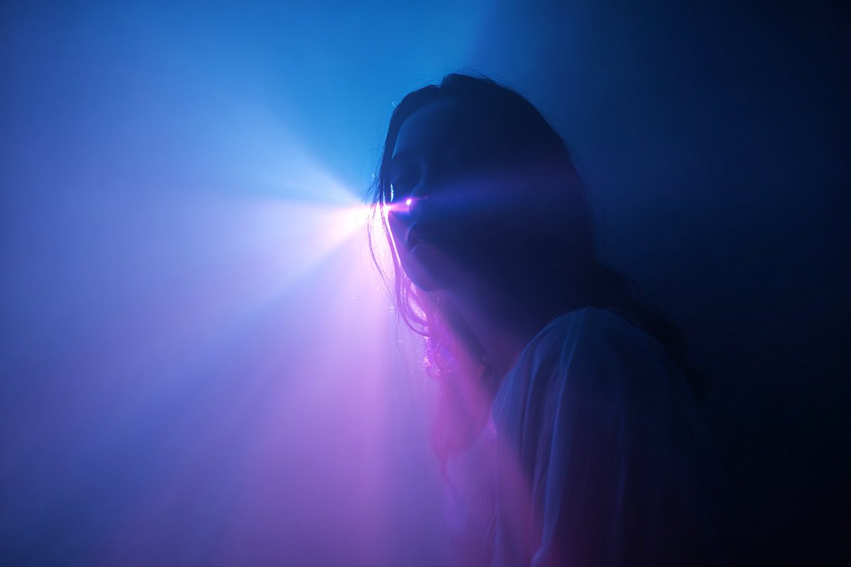 LudovicCreator's tweet image. 🎨 OBSCURED BY LIGHT 🎨

Prompt  :

[SUBJECT] Obscured by Light. The subject is almost entirely hidden by an overwhelming light source, with only its edges and faint details visible. Employ [COLOR1] and [COLOR2] to define the blinding light

Check ALTS