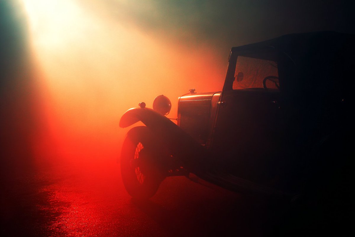 LudovicCreator's tweet image. 🎨 OBSCURED BY LIGHT 🎨

Prompt  :

[SUBJECT] Obscured by Light. The subject is almost entirely hidden by an overwhelming light source, with only its edges and faint details visible. Employ [COLOR1] and [COLOR2] to define the blinding light

Check ALTS
