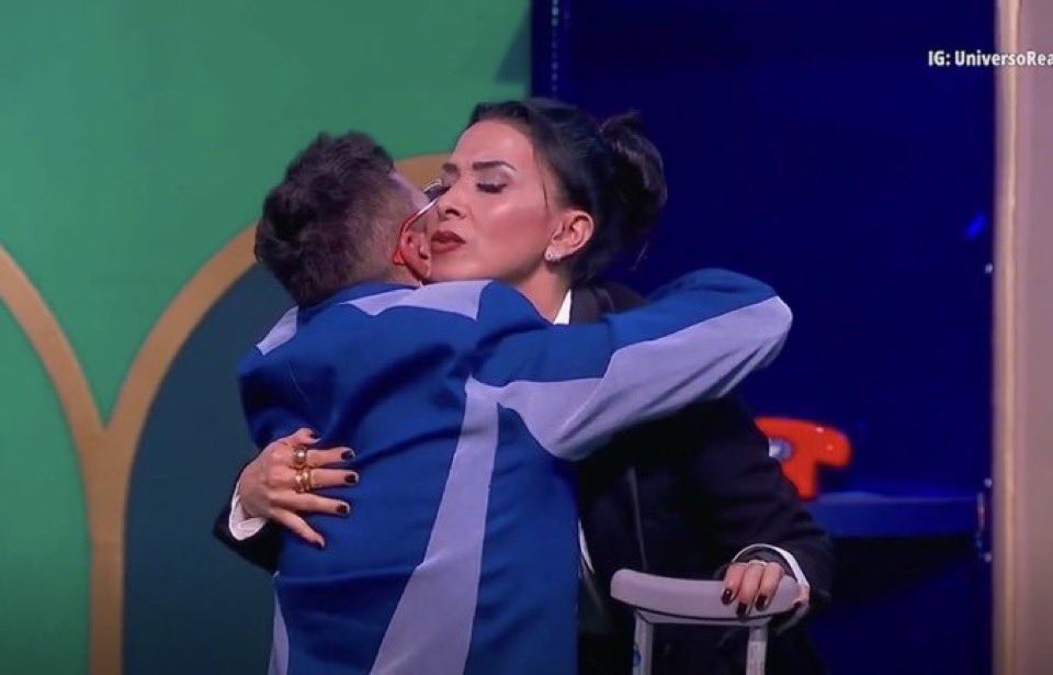 Me encanta como #LaCasaDeLosFamososMx dio un giro muy drástico! 

Me encanta que el público haya abierto los ojos y este apoyando a este par! Shiky y Dalilah contra todo pronóstico, llegaron a donde están por ser unas increíbles personas! ❤️#LCDLFMX3