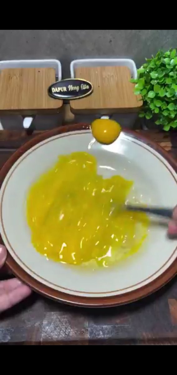 pas liat video ini dalam hati mikir telornya loncat ini di kocok, taunya beneran loncat