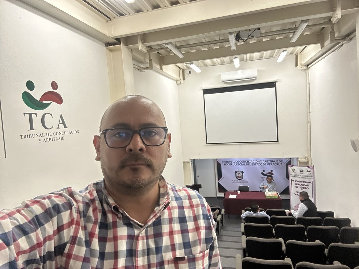 insistemx's tweet photo. ⚖️ En el TCA seguimos firmes, todo en beneficio de nuestros agremiados.
La defensa de los derechos laborales no se negocia, se ejerce con carácter y convicción. 💪

#INSISTE #TCA #DerechosLaborales https://t.co/uhAdtax5h3