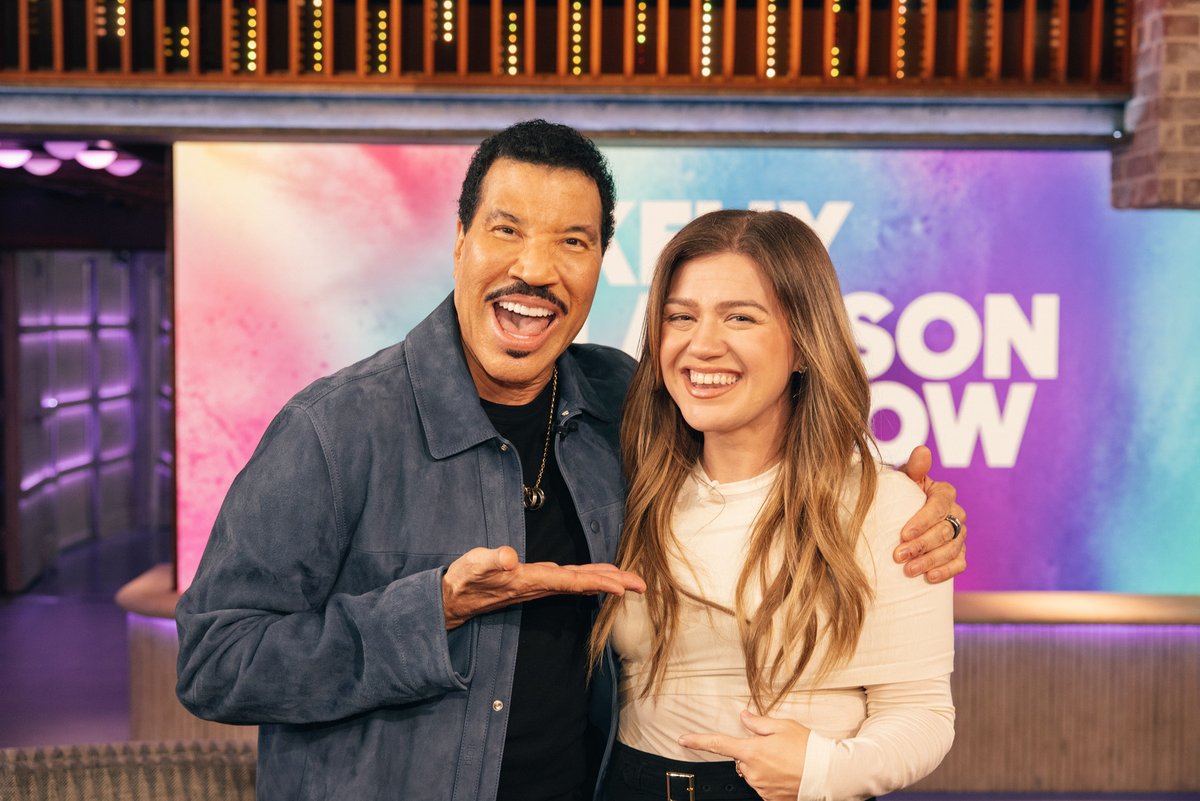 KellyClarksonTV's tweet image. Premiere week rolls on with Lionel Richie, Grace Van Patten and Nick Offerman! PLUS Laila Lockhart Kraner and a performance from Buena Vista Social Club