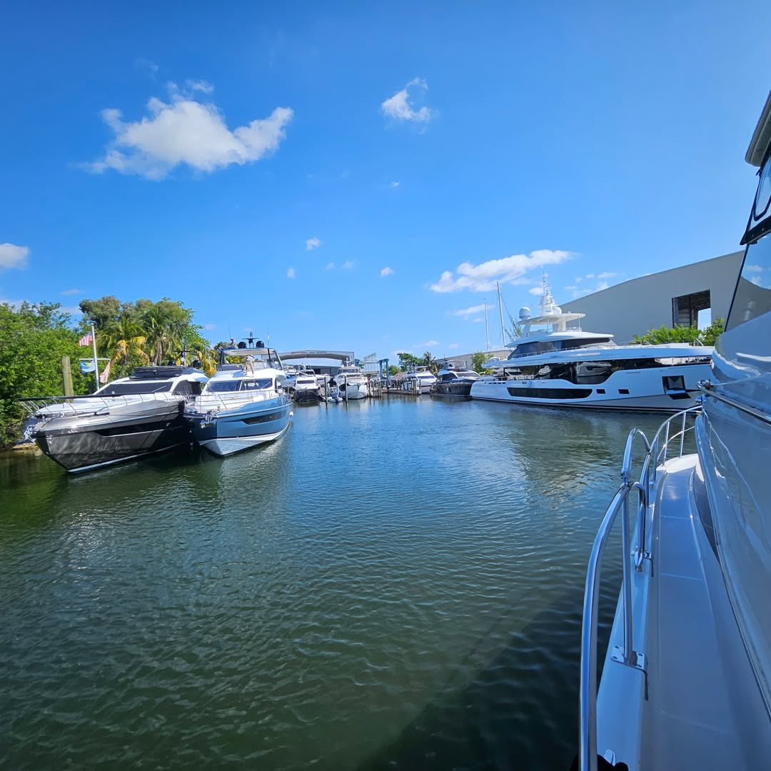 #marineMax #boatsurveyor #marinesurveyor #insurancesurvey #funwithboats #cargosurveyor