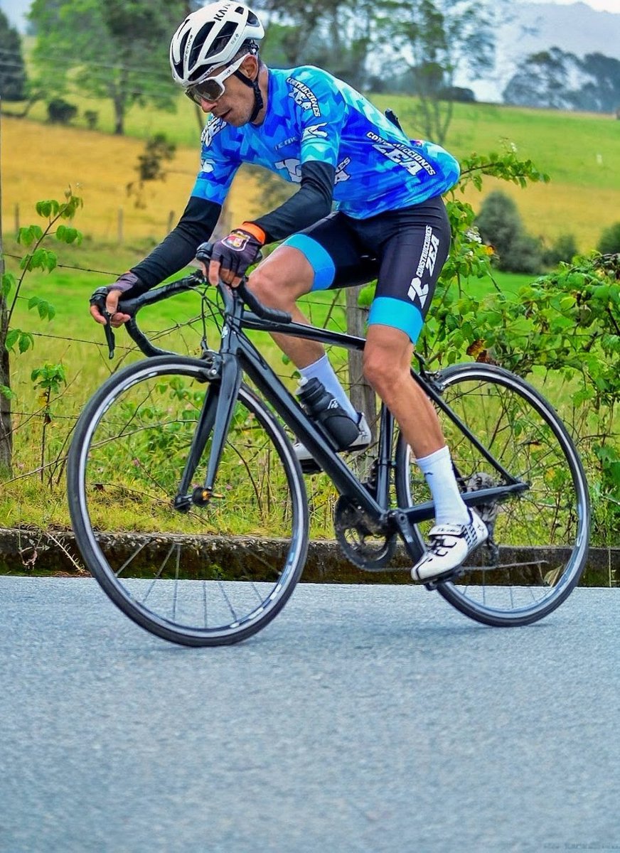 edgarfajardo2's tweet photo. #benditociclismo #bici https://t.co/Z0HsXYWsel