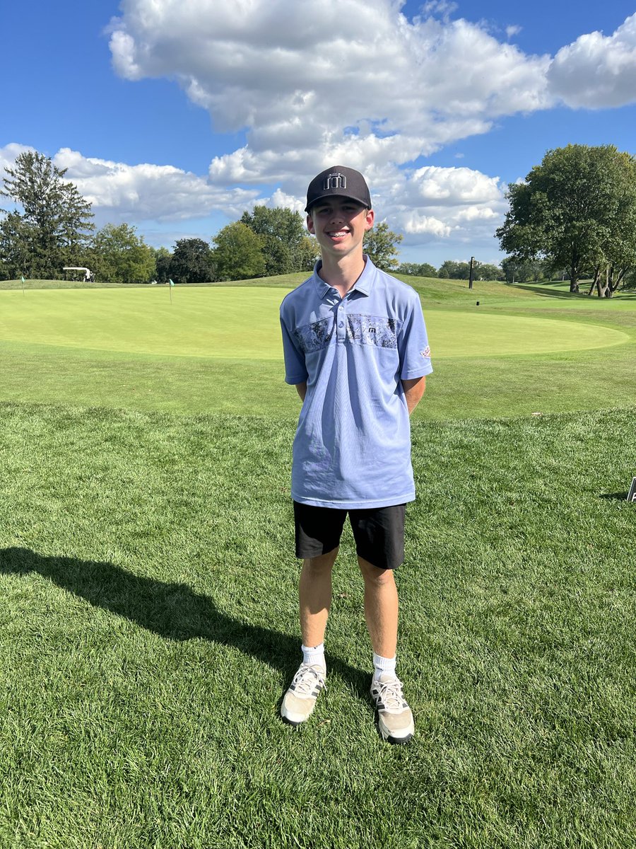 Richie and Stanley both shoot 77 to qualify for sectionals on Monday! Team shoots a combined 318 which matches a season low for 18 holes!