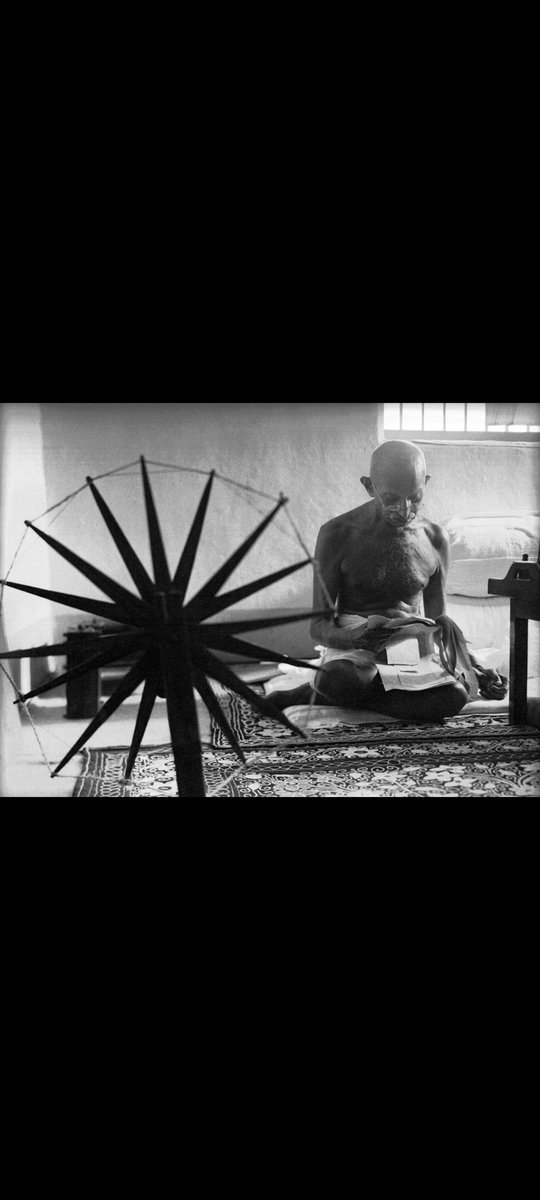 आज जो गांधी को नफ़रत से देखते हैं,
वो कल उन्हीं की विरासत पर गर्व जताते हैं।
गांधी जंयती