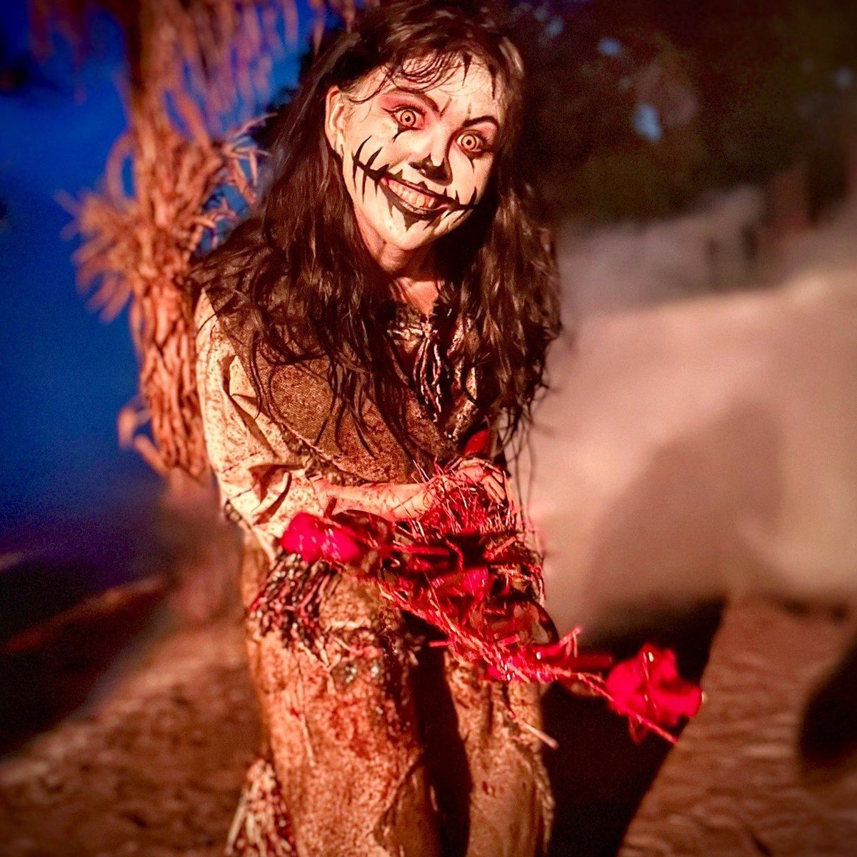 TuckBeck's tweet photo. Ready or not, you can run, but you can’t hide… get ready to have some spooky fun, at Pemberton Haunted Acres! 🔥🖤🔥
.
#Halloween #PembertonHauntedAcres
#HalloweenBlogger #HauntedHouse
#ScareActor #HalloweenBucketList
#OrlandoFlorida #HauntLife 🎃 https://t.co/YXKXweUxP1